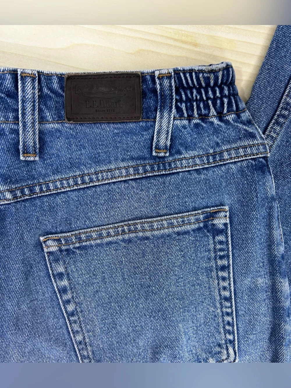 L.L. Bean Double L Comfort Waist Women's Straight-Leg Jeans in Blue Denim - Picture 2 of 9